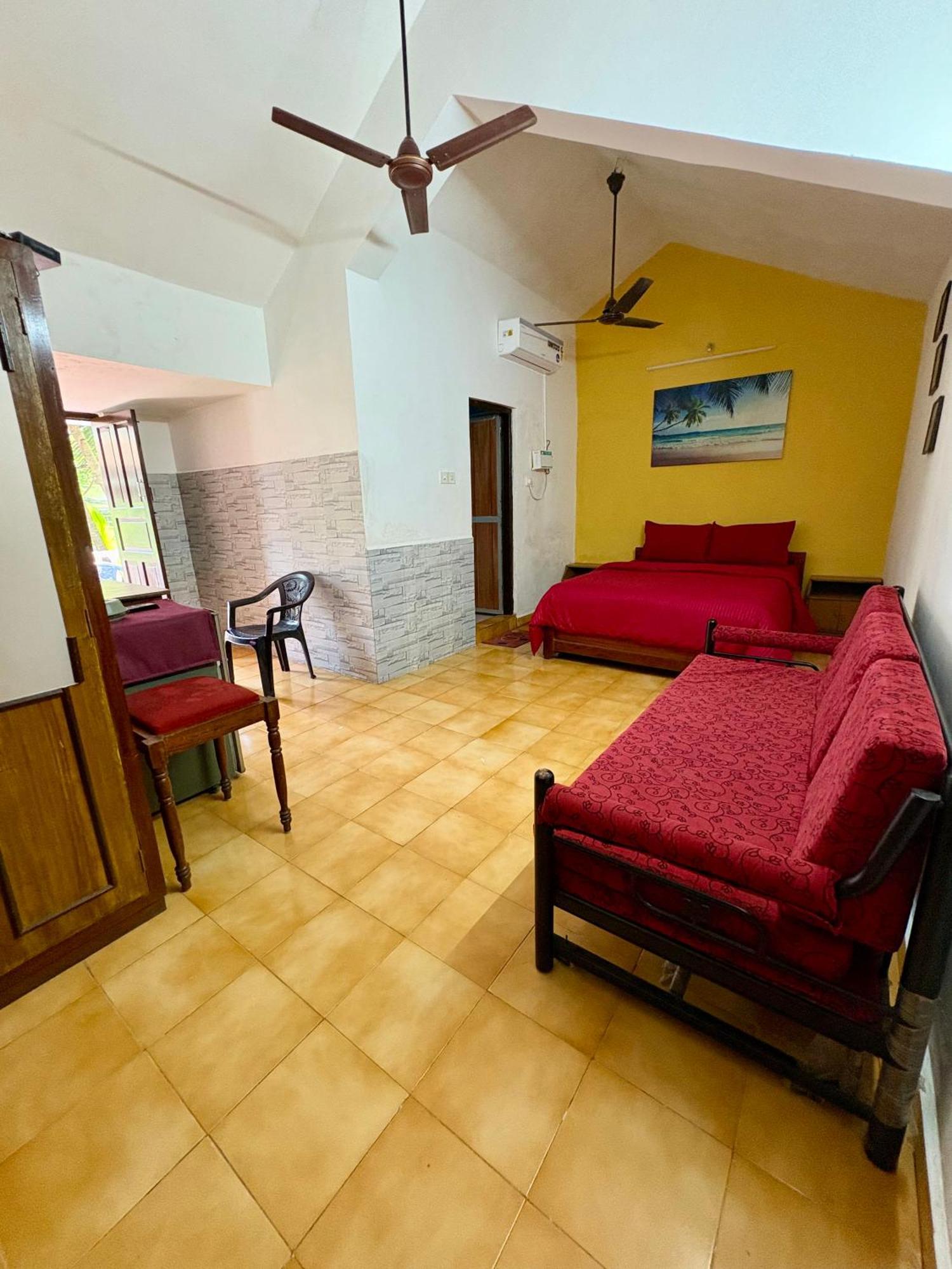 Jes Guest House Majorda Bagian luar foto