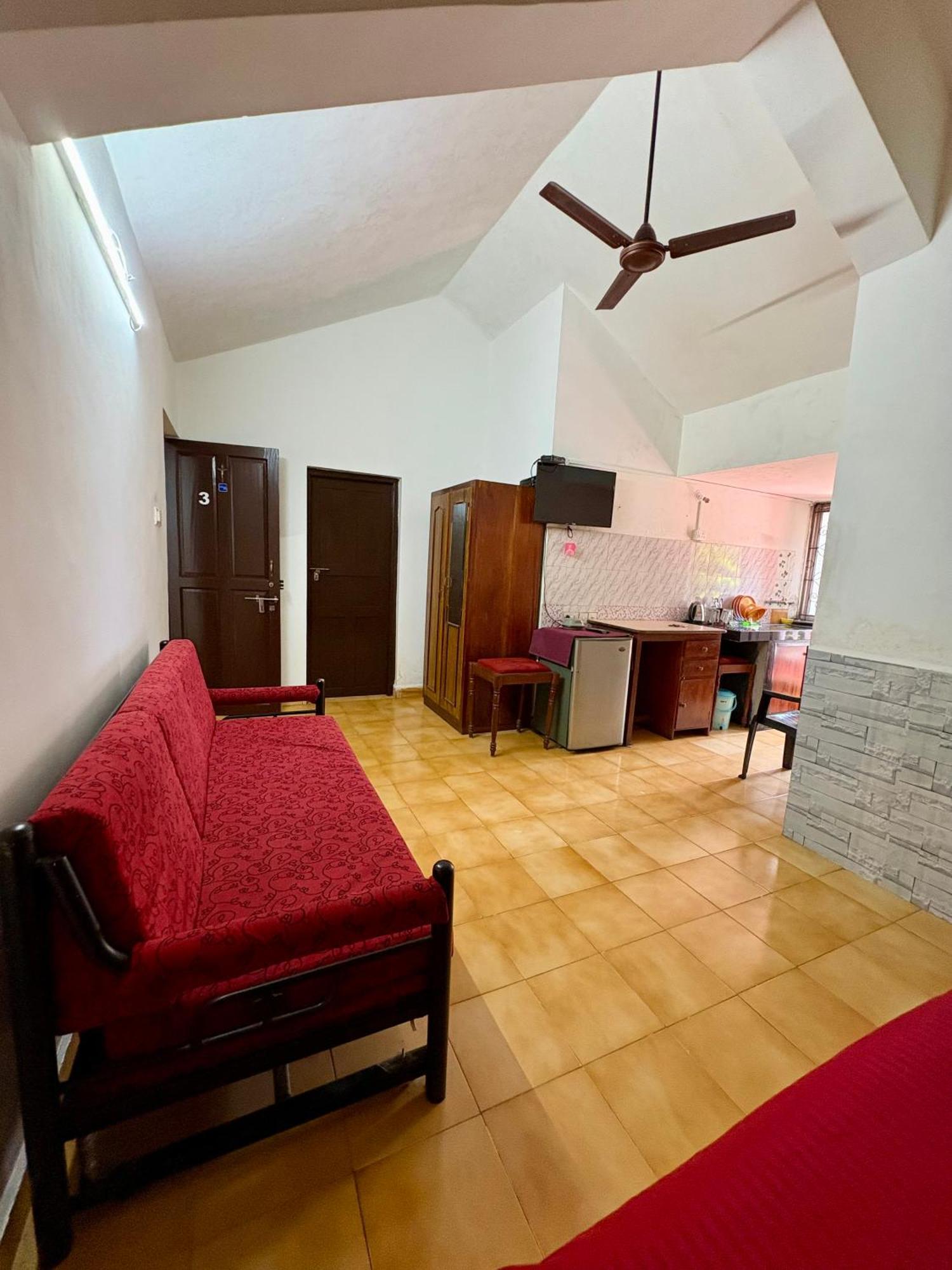 Jes Guest House Majorda Bagian luar foto
